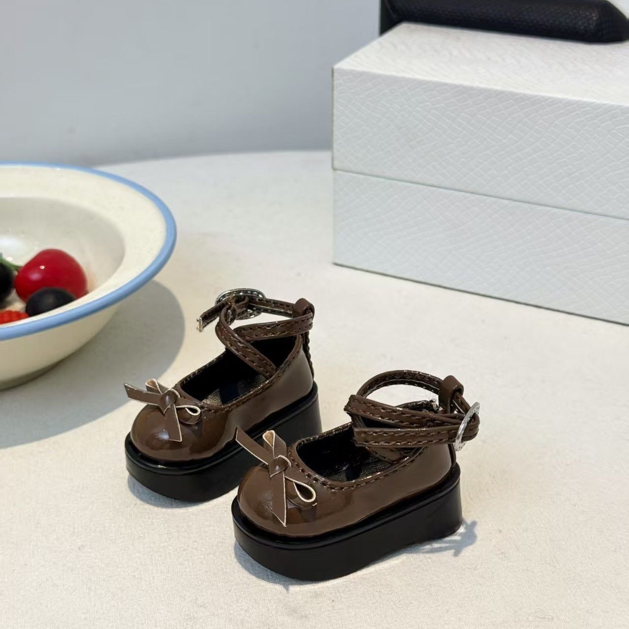Vintage Collectible Shoes - 커피 브라운 리본 플랫폼 인형 신발,
