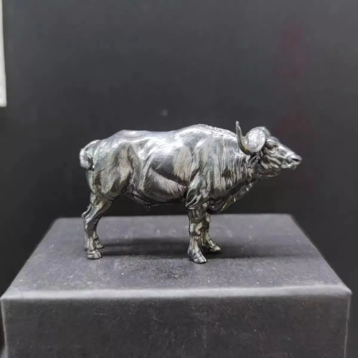 황동 아프리카 버팔로 조각, 단단한 현실적인 동물 동상 - Vintage Collectible Furniture 리뷰 및 가격